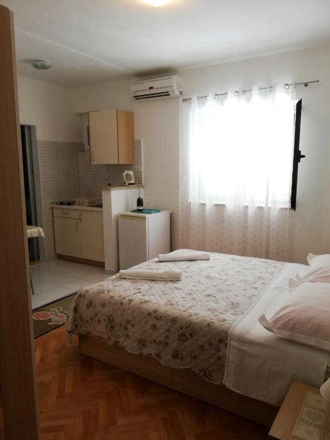 Apartments Aniko Saric Тучепи Экстерьер фото